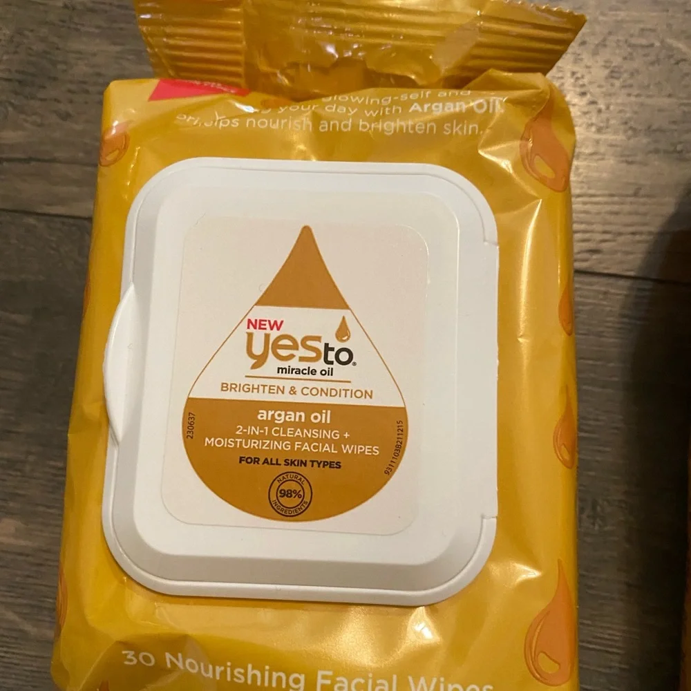 Lot of 3 Yesto Argan Oil Facial Wipes NEW‎